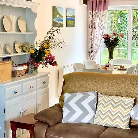 Fionas Thatched Eile