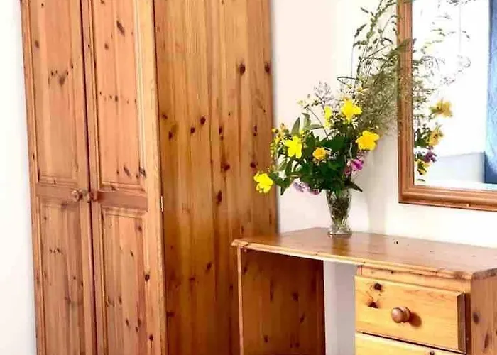 Fionas Thatched Eile Feriehus *