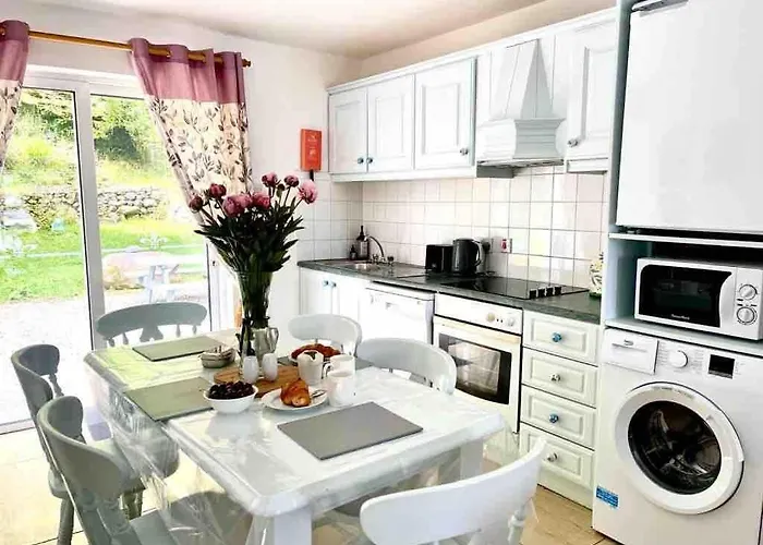 Fionas Thatched Eile * 킬라니