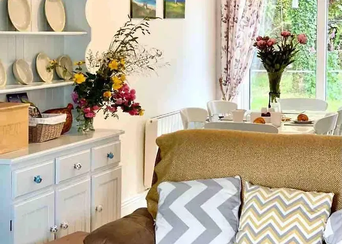 Fionas Thatched Eile